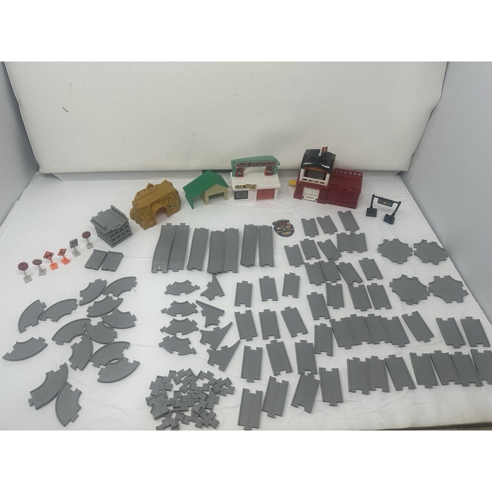DRIVEN by Battat Pocket Series Build-A-City Track Buildings Parts Lot